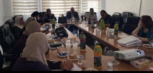 بلدية ابو ديس تعقد جلسة استماع ‎ بلدية ابوديس تنظم جلسة استماع للاهالي والسكان 