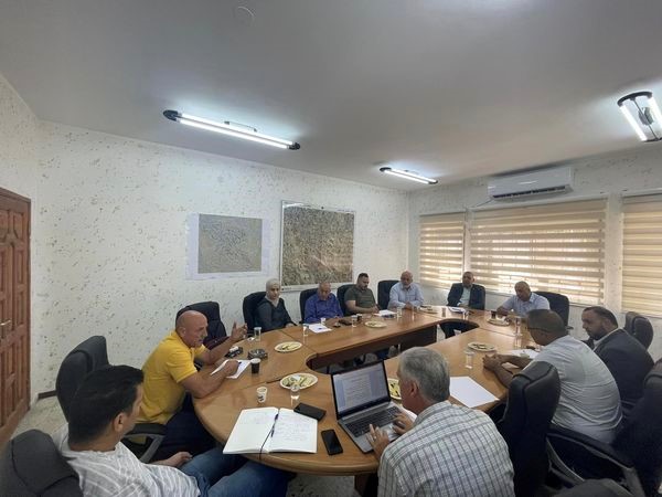مجلس الخدمات المشترك لادارة النفايات الصلبة شمال شرق وجنوب شرق القدس يجتمع  في بلدية ابوديس